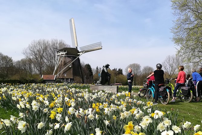 Countryside Bike Tour from Amsterdam: Cheese, Clogs & a Windmill - Monnickendam and Zuiderwoude: Old Harbor Towns and Quiet Water