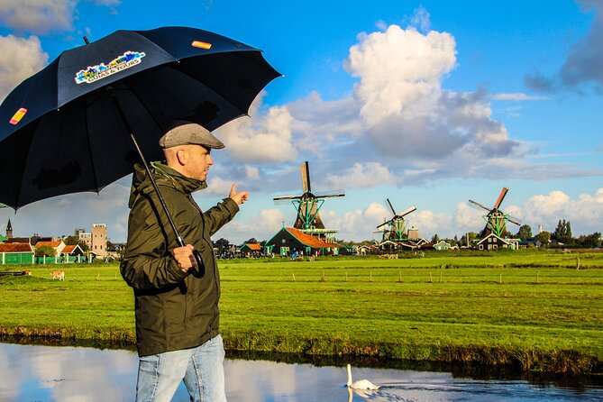 Day Trip to Zaanse Schans, Edam, Volendam and Marken from Amsterdam - Stop 4: Marken, colorful wooden houses, and a weather swap plan