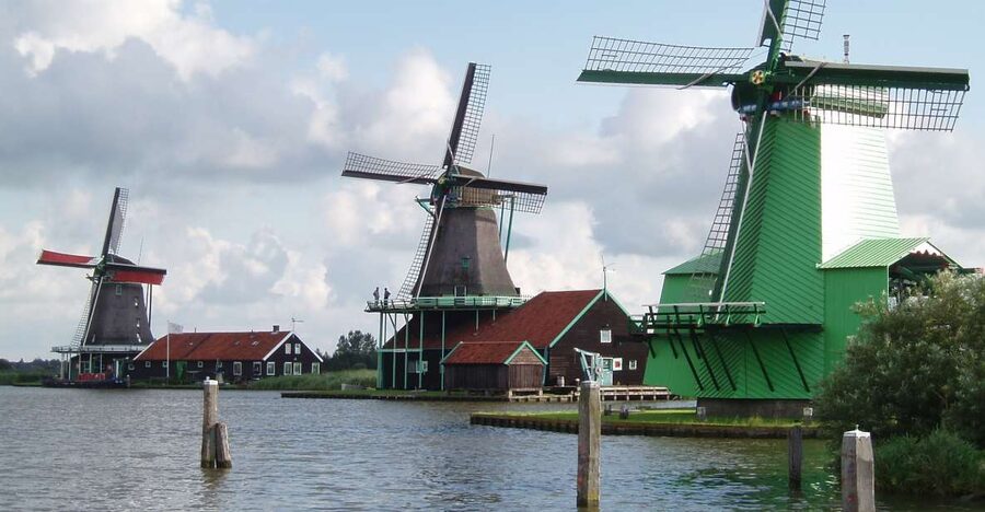 Day Trip to Zaanse Schans, Volendam and Marken - The ride to Zaanse Schans: countryside time and story time