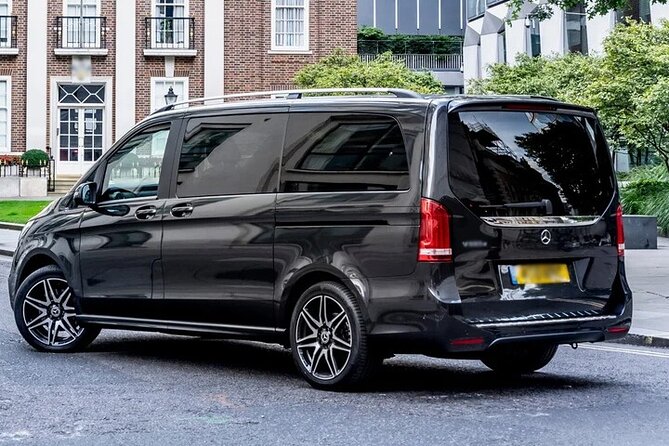 Departure from Amsterdam City to Amsterdam Airport AMS by Minivan - The Mercedes V-Class transfer, with chauffeur pick-up that actually feels easy
