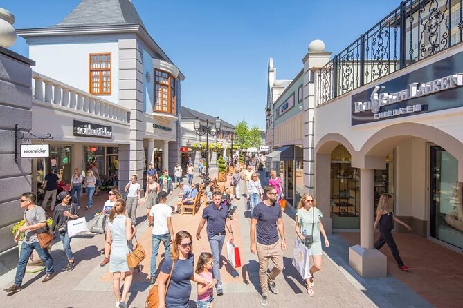 Designer Outlet Roermond Private Day Tour From Amsterdam - Small practical tips that make the most of the outlet day