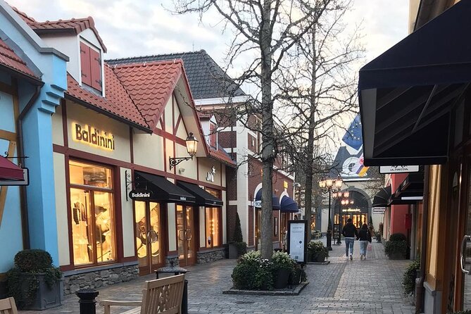 Designer Outlet Roermond Private Day Tour From Amsterdam - The private-group experience: size, attention, and flexibility
