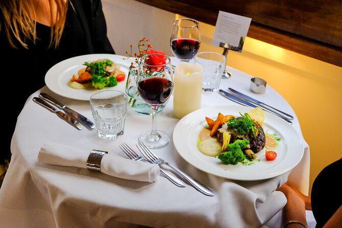 Dinner Canal Cruise Amsterdam: 3-Course Dinner Included - Cruising the historic centre: why the canal level is the best one