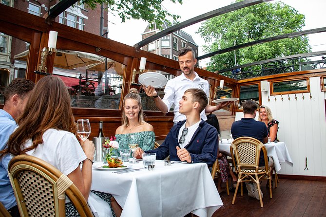 Dinner Canal Cruise Amsterdam: 3-Course Dinner Included - Service style and the small-boat difference