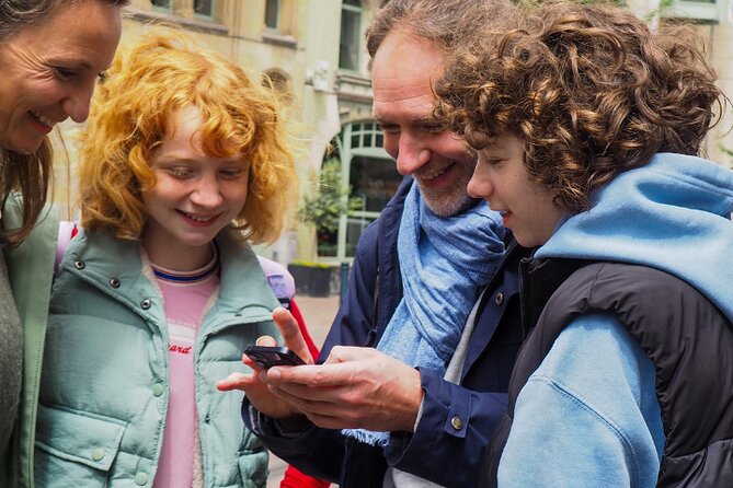 Discover Amsterdam by playing! Escape game - The alchemist - How the Story Plays, and Why the Josyne Choice Matters