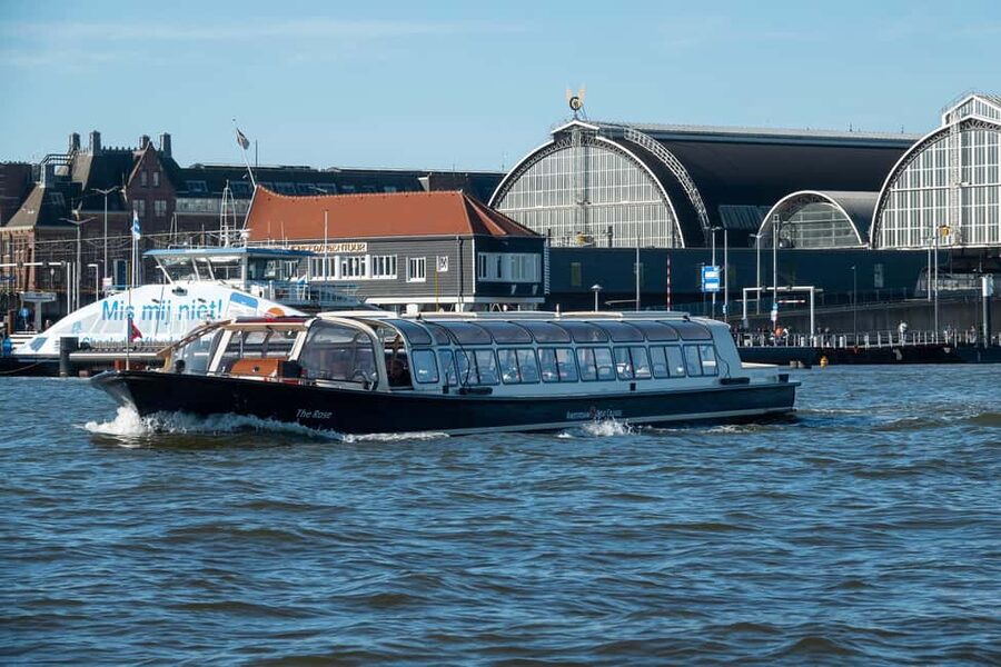 Discover Amsterdam: Luxury Canal Cruise with a Local Skipper - Onboard service and what you can do besides just sit