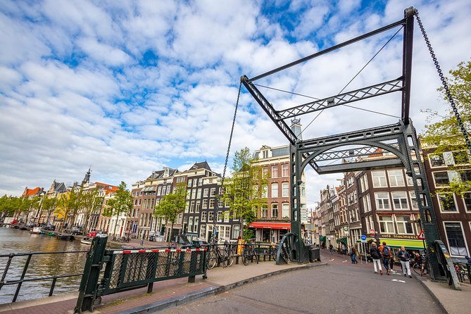 Discover Amsterdam’s most Photogenic Spots with a Local - Damrak and Gravenstraat: turning street scenes into photo moments