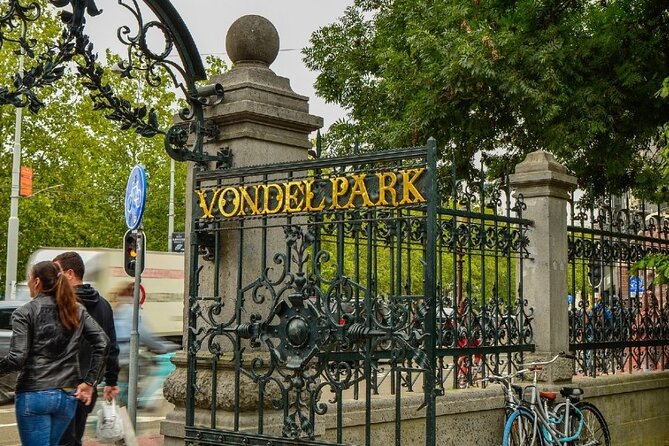 Discover Amsterdam Vondelpark in this Outside Escape city game! - Starting at Van Eeghenstraat 42, ending in Vondelpark