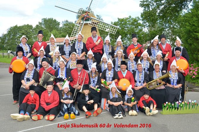 Dutch Experience in Volendam with Traditional Outfits - Why Simonehoeve in Katwoude Feels Worth the Trip