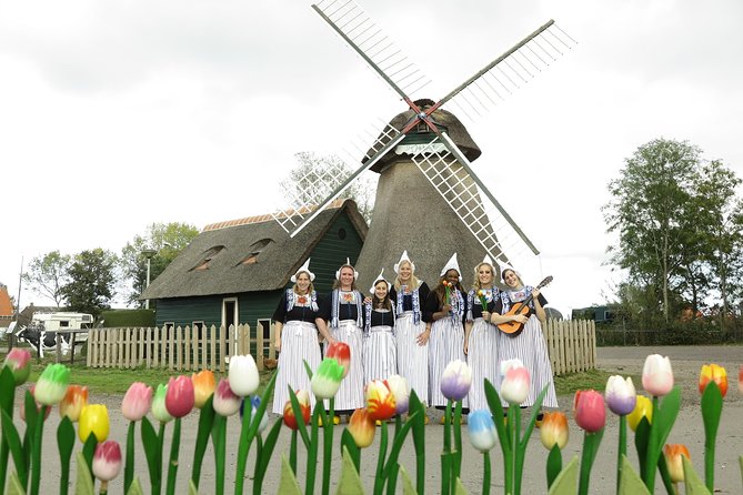 Dutch Experience in Volendam with Traditional Outfits - Who should book this Volendam cheese and clog experience