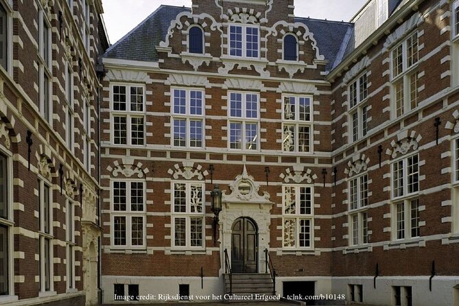 Dutch Golden Age: Private Tour of Amsterdam & Rembrandt's House - Stop 1: Amsterdam in the seventeenth century (about 1 hour)