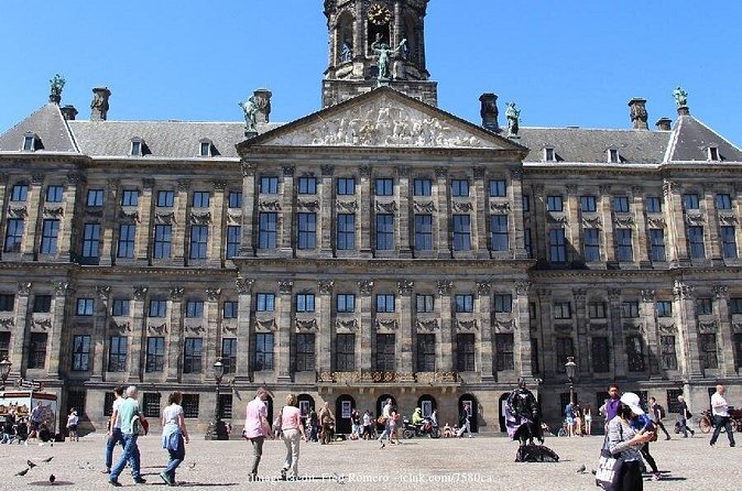 Dutch Golden Age: Private Tour of Amsterdam & Rembrandt's House - Passing Museum Van Loon on Keizersgracht