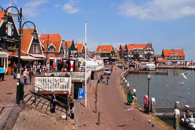 E-bike Tour with Picnic in the Amsterdam Wetlands small group - The Waterland picnic: set up time, best spots, and slow eating