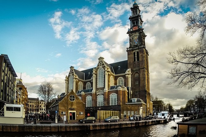 e-Scavenger hunt Amsterdam: Explore the city at your own pace - Canal Ring (Grachtengordel) first, so you get oriented fast