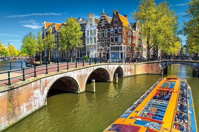 e-Scavenger hunt Amsterdam: Explore the city at your own pace - Royal Palace Amsterdam and museum magnet stops