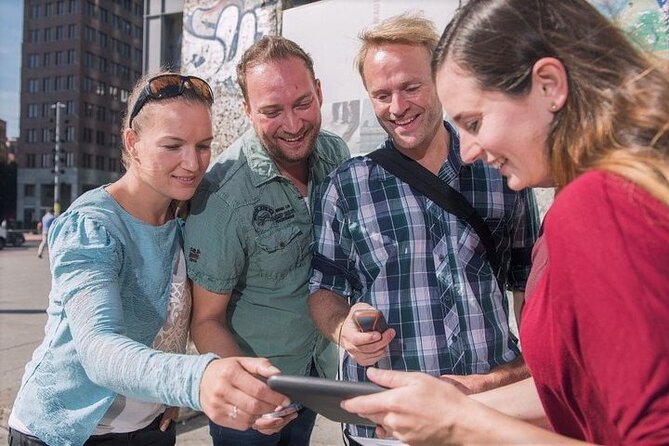 e-Scavenger hunt Volendam: Explore the city at your own pace - Stop-by-stop: what you’ll actually see along the route