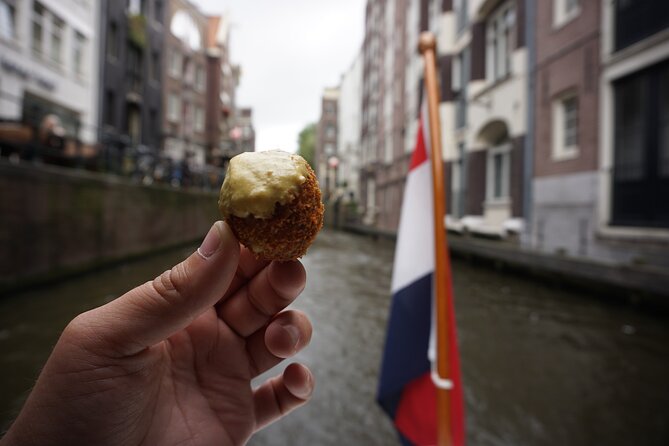 Eating Amsterdam: Food Tour & Canals Cruise - De Gangen Willemstraat: narrow alleys, hard history, and why it still matters