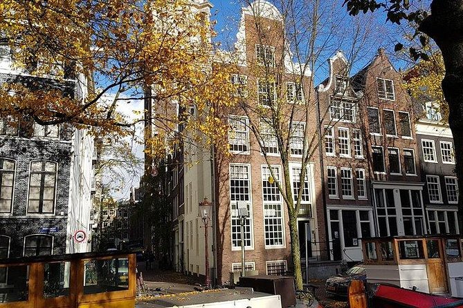 Elisabeth's Tailor made tours and services in Amsterdam and the Netherlands. - Former Town Hall of Nieuwer-Amstel: antiques, markets, and vintage design
