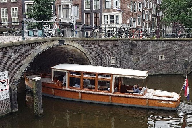 Exclusive Cruise! 90 min - 12 guests max - Book Leemstar! - Why this electric saloon boat makes Amsterdam feel easier