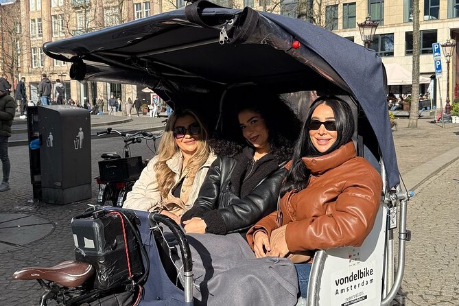 Explore Amsterdam in 75 Minutes – Pedicab Rickshaw City tour - How the guides keep it personal, fast, and flexible