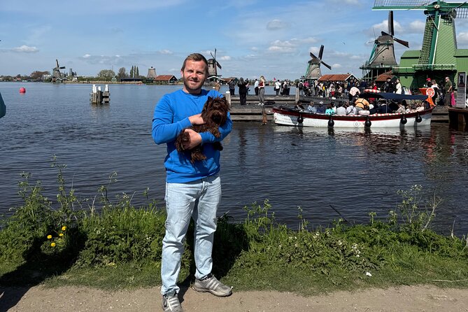 Explore Amsterdam in 75 Minutes – Pedicab Rickshaw City tour - Getting on board: Muntplein pickup and your Vondelbike driver