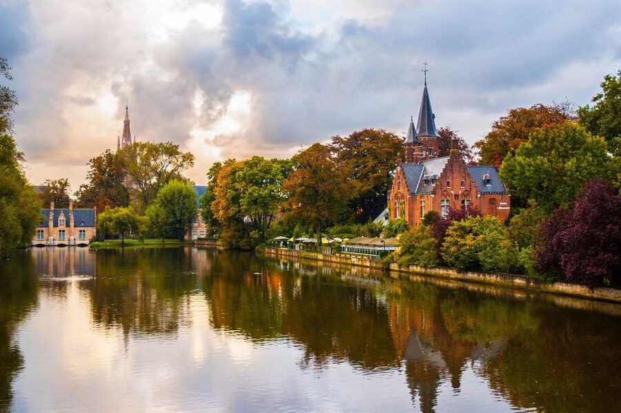From Amsterdam: Bruges Day Trip in English with Boat Option - Chocolate shop stop and the Belgian beer angle: small included extras, big payoff