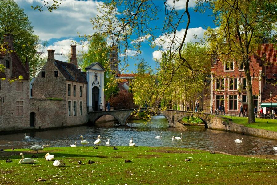 From Amsterdam: Bruges Day Trip in Spanish with Boat Option - Practical value at $61: what you’re really paying for