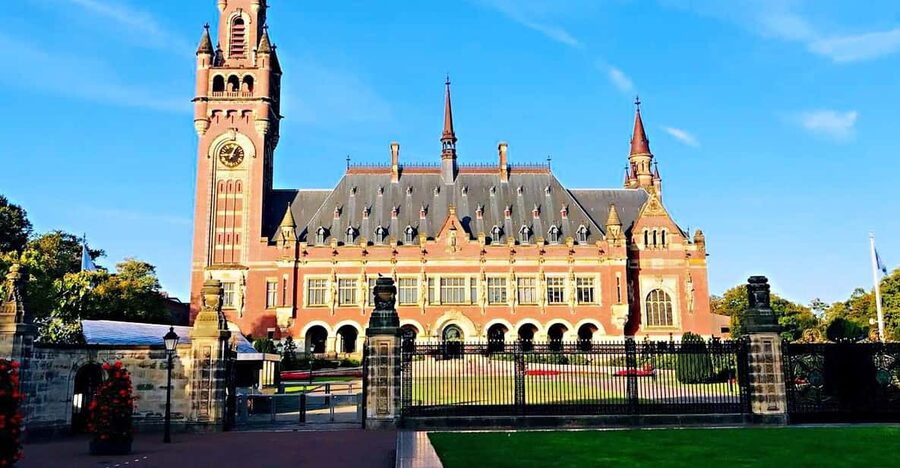 From Amsterdam: Day Tour to Rotterdam, Delft and The Hague - Delft: the market square lunch stop you will actually enjoy
