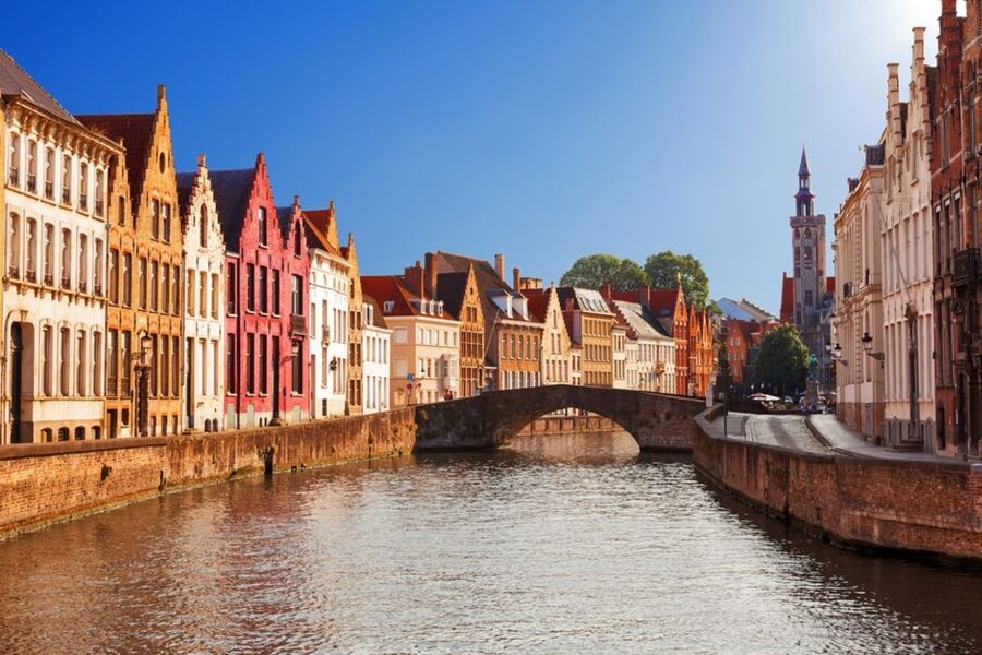 From Amsterdam: Day Trip to Bruges in Spanish or English - Church of Our Lady and Michelangelo’s Madonna of Bruges