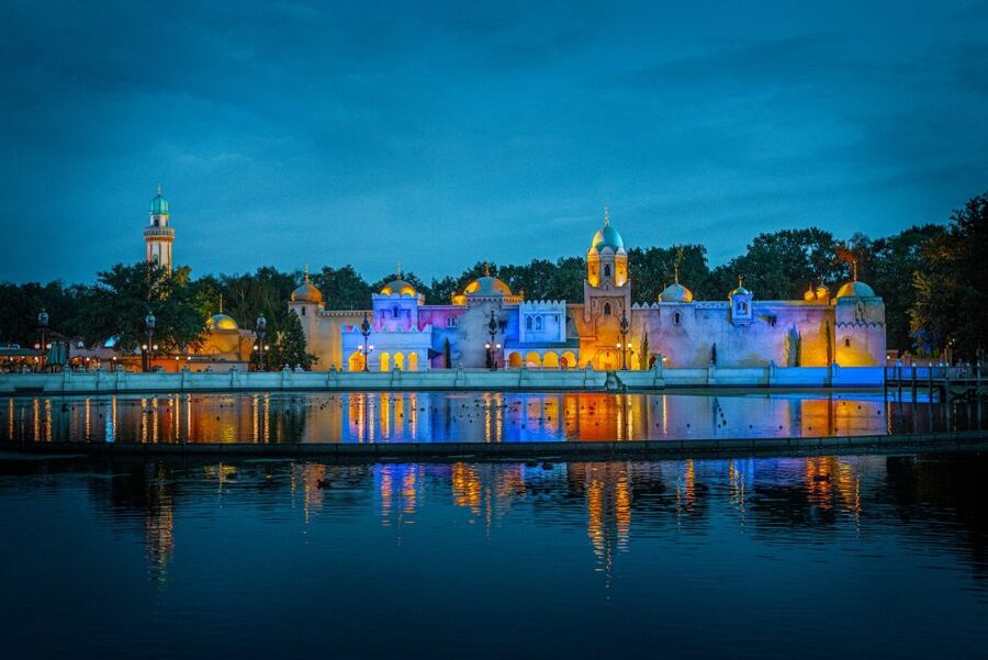 From Amsterdam: Day Trip to Efteling Theme Park with Ticket - Who should book this Efteling day trip from Amsterdam?