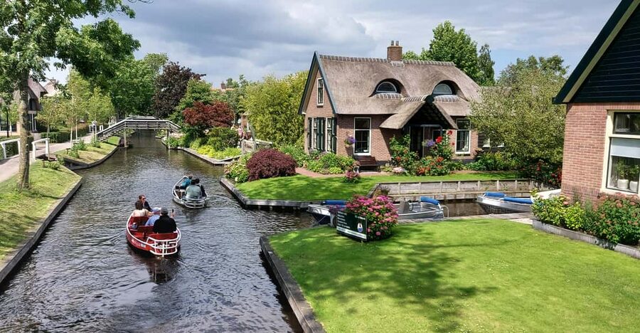 From Amsterdam: Giethoorn Small Group Tour with Boat Ride - Why Giethoorn Is More Than a Picture-Perfect Day