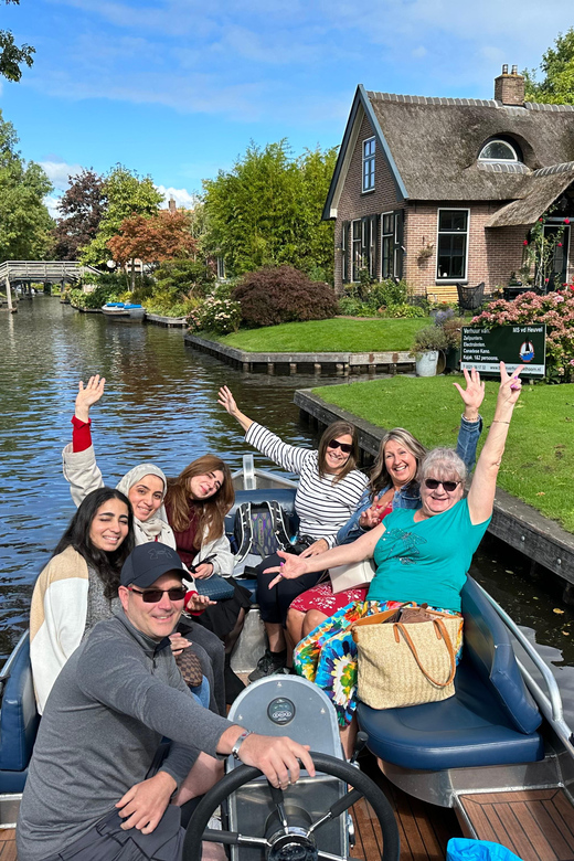 From Amsterdam: Giethoorn Small Group Tour with Boat Ride - Practical Tips to Get the Most From Your Giethoorn Day