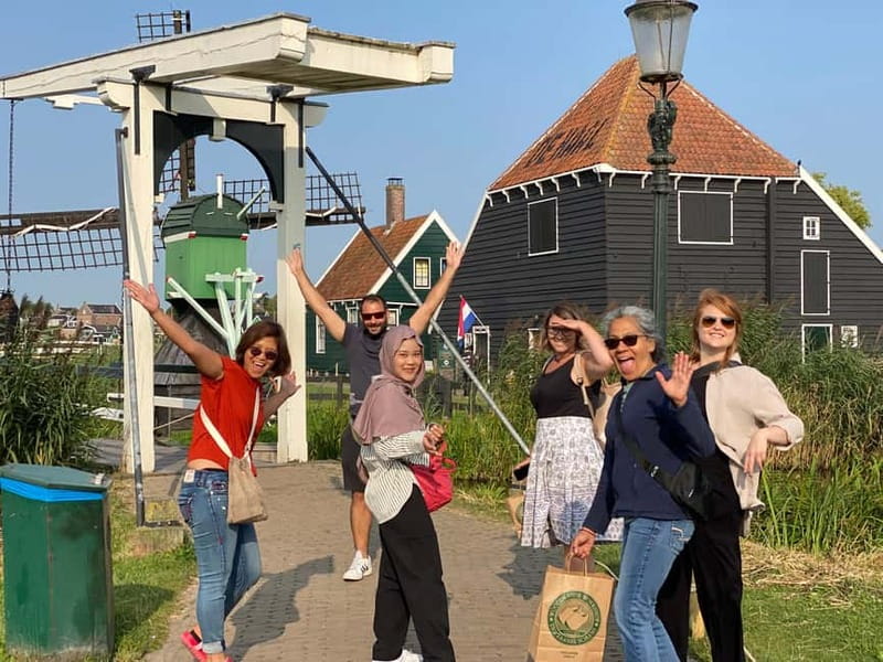 From Amsterdam: Keukenhof Tulips, Windmills & Volendam - Keukenhof Gardens: why starting early and staying three hours pays off