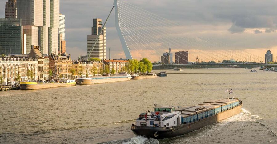 From Amsterdam: Rotterdam and The Hague Tour in Spanish - From Amsterdam to The Hague, you start with power