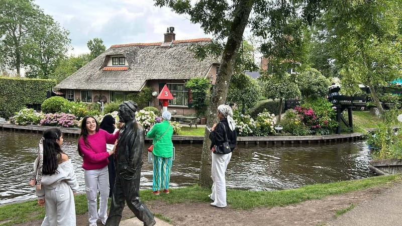 From Amsterdam to Giethoorn Day Trip - Why Giethoorn Feels Like the Venice of the North