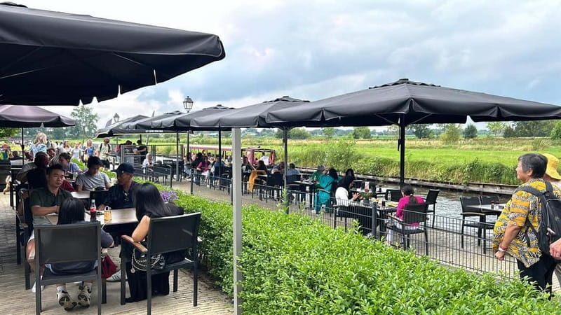 From Amsterdam to Giethoorn Day Trip - The 1-Hour Canal Cruise: This Is the Main Event
