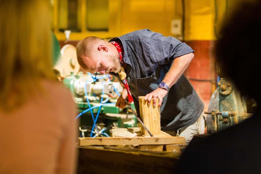 From Amsterdam: Zaanse Schans, Volendam & Marken Day Trip - Clogs and Cheese Demos: Watching Dutch Craft Up Close