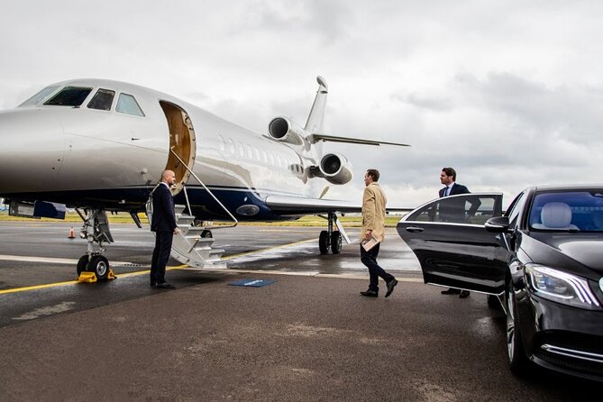 Full Day Private Chauffeur Service in Amsterdam with Driver - The kind of chauffeur you want, and what Ramzey signals
