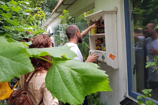 Full-Day Private Guided Countryside Tour from Amsterdam by Bike - Dutch gardens on the return: a softer finish after the village stops