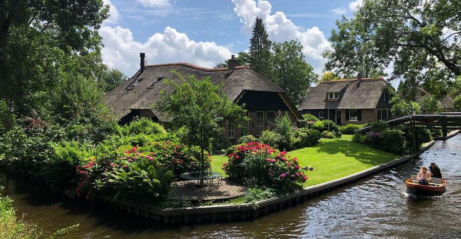 Giethoorm & Exploring the North of The Netherlands Tour - Price and logistics: what you pay for, and what it means for value