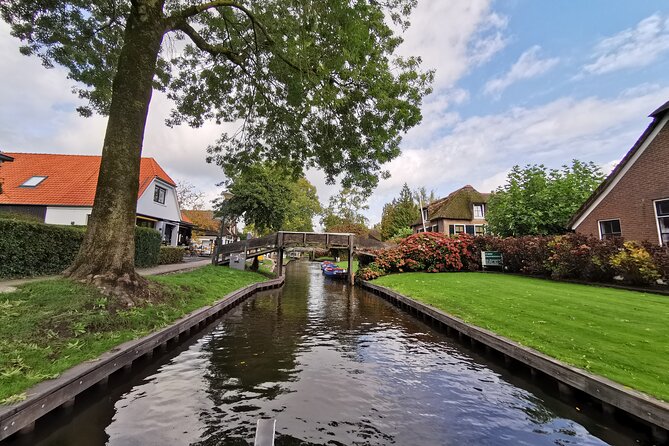 Giethoorn, Afsluitdijk, Zaanse Schans Day Tour Incl Hotel Pick Up - Afsluitdijk: The Dike Story, North Sea Views, and What Renovation Means for You
