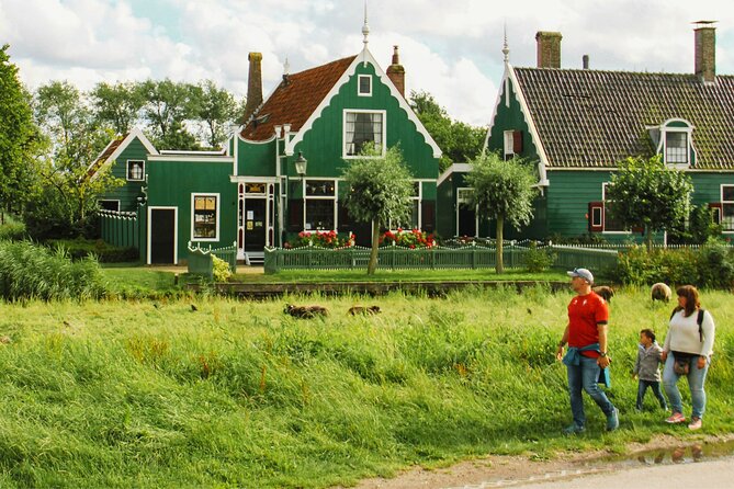 Giethoorn and Zaanse Schans Tour With Local Guide - Price and value: what $167 buys you, and what it does not