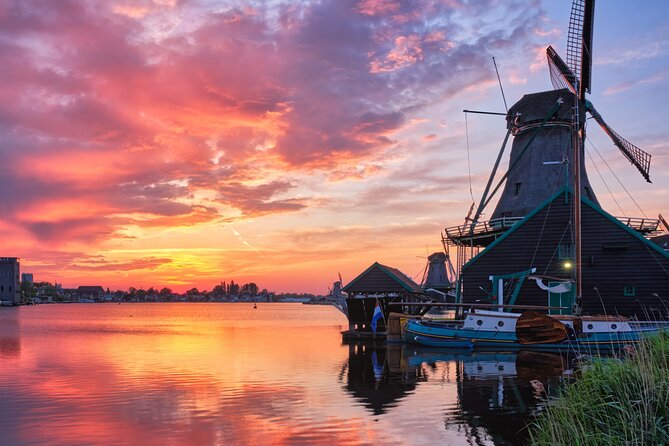 Giethoorn and Zaanse Schans Tour With Local Guide - Small group timing: why a max of 10 travelers matters