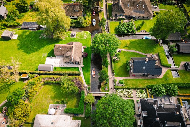 Giethoorn Day Trip from Amsterdam with Boat Trip - Guide quality varies, so set your expectations
