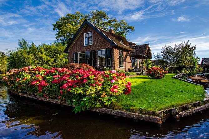 Giethoorn Guided DayTrip from Amsterdam - A Quick Reality Check on Giethoorn, Dutch Venice Edition
