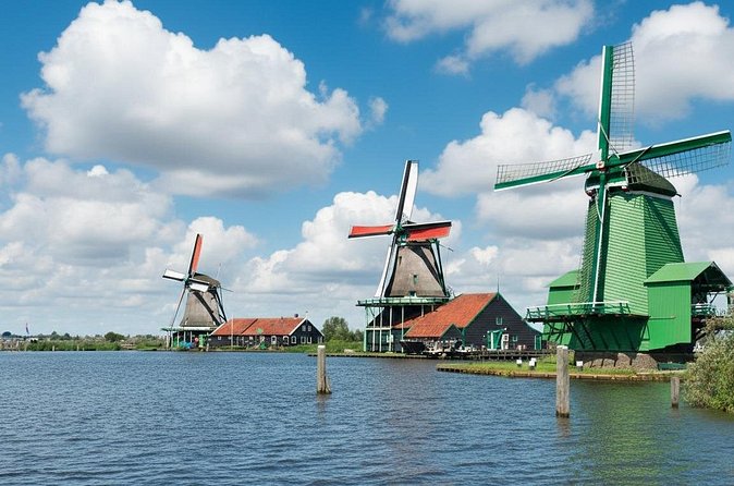 Giethoorn Luxury Private Bus Tour + Zaanse Schans (7 guests) - Giethoorn Floramics: included entry and time to browse by the water