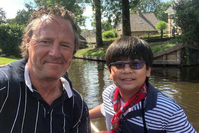 Giethoorn, Private Boat Tour & Zaanse Schans Windmills - The day’s structure: two famous Dutch scenes, one smooth flow