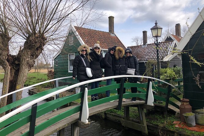Giethoorn, Private Boat Tour & Zaanse Schans Windmills - Should you book this Giethoorn and Zaanse Schans private tour?