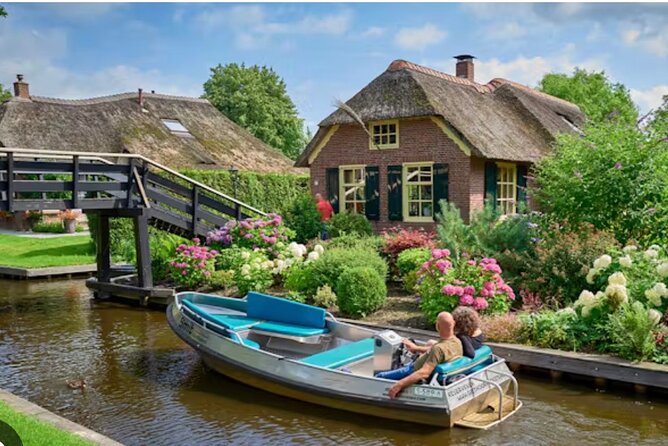 Giethoorn Private Day Tour From Amsterdam (Including Boat Tour!) - 4 Hours in Giethoorn: How to Use Your Time Well
