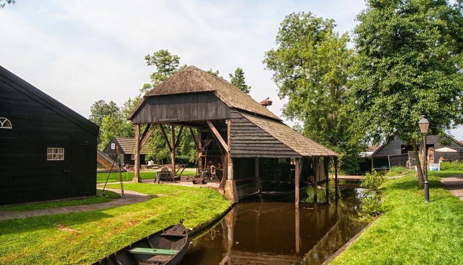 Giethoorn: Private Day Trip with Boat Tour from Amsterdam - Key Highlights Worth Marking in Your Plan